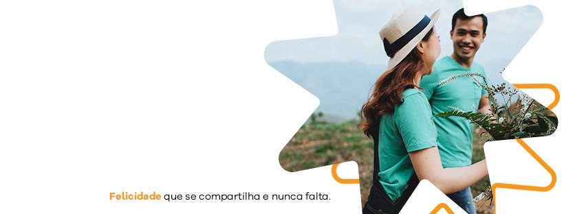 Casal adulto sorrindo, demonstrando felicidade